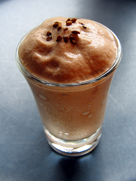 http://blog.khymos.org/wp-content/2007/04/coffee-garlic-chocolate-espuma-1.jpg